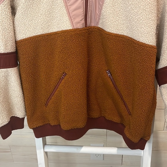 American Eagle quarter zip Sherpa - Picture 4 of 6